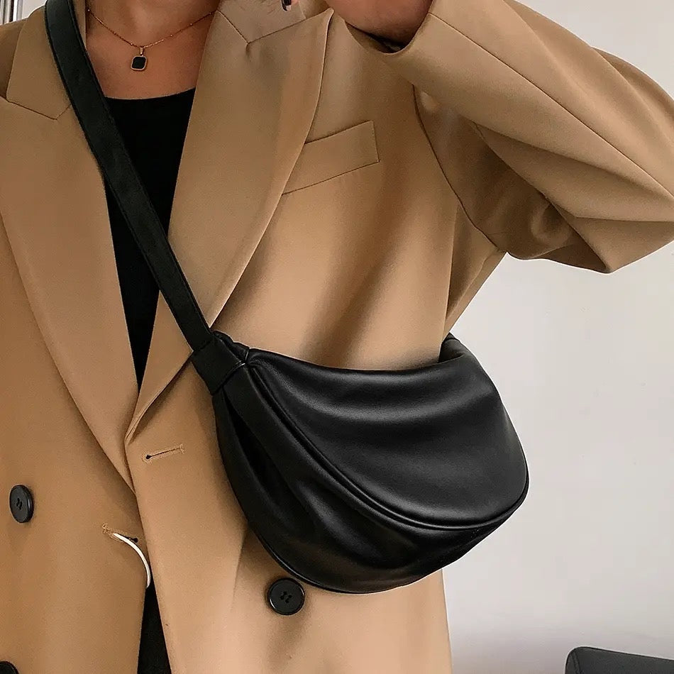 Léa | Bolsa Bandolera Media Luna Minimalista
