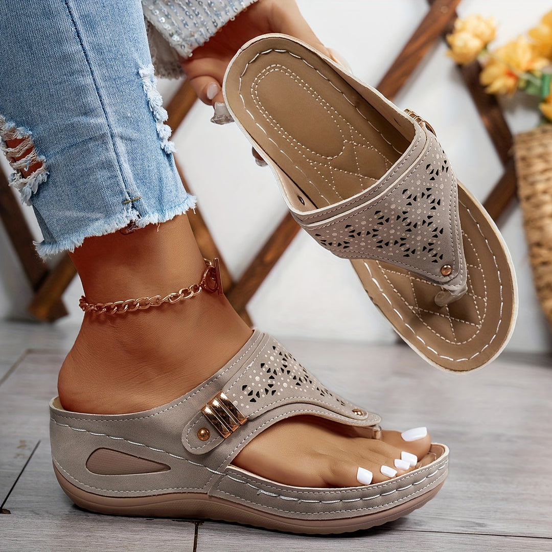 Léonie | Sandalias de Cuña Abiertas Chic